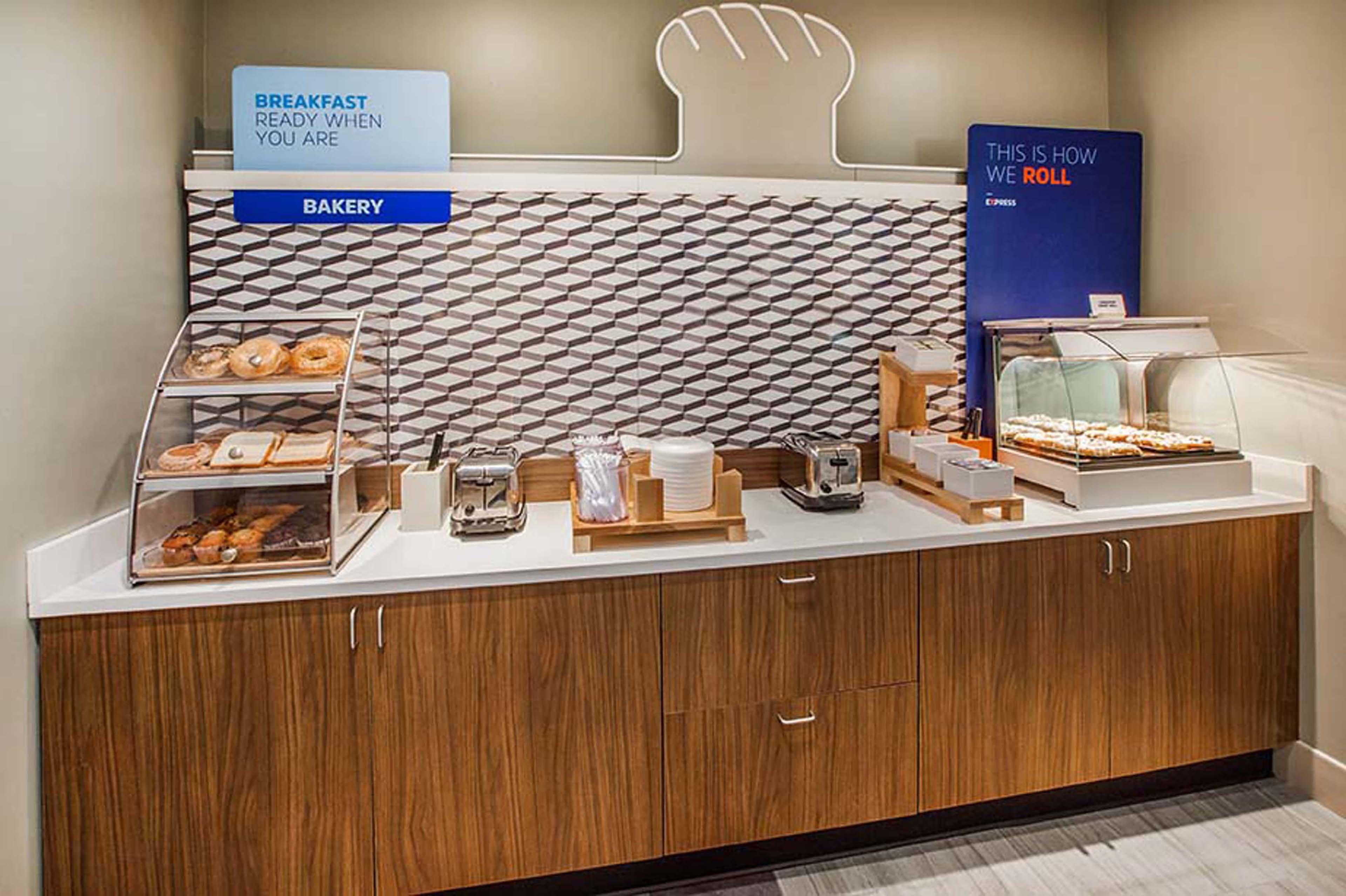 Holiday Inn Express & Suites Salisbury By Ihg Eksteriør bilde